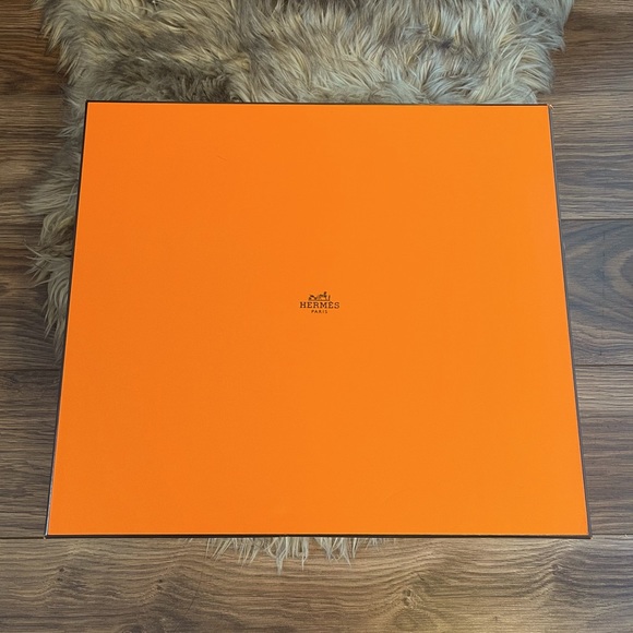 Hermes Other - Authentic Hermès box (+shopping bag)